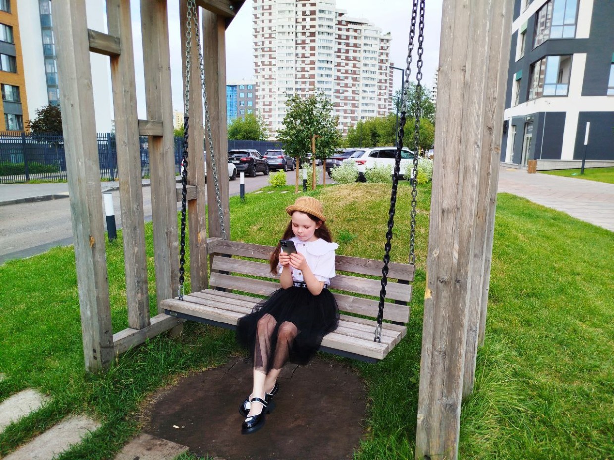 Большинство родителей Якутии начинают обучать детей безопасности в сети после покупки первого смартфона.