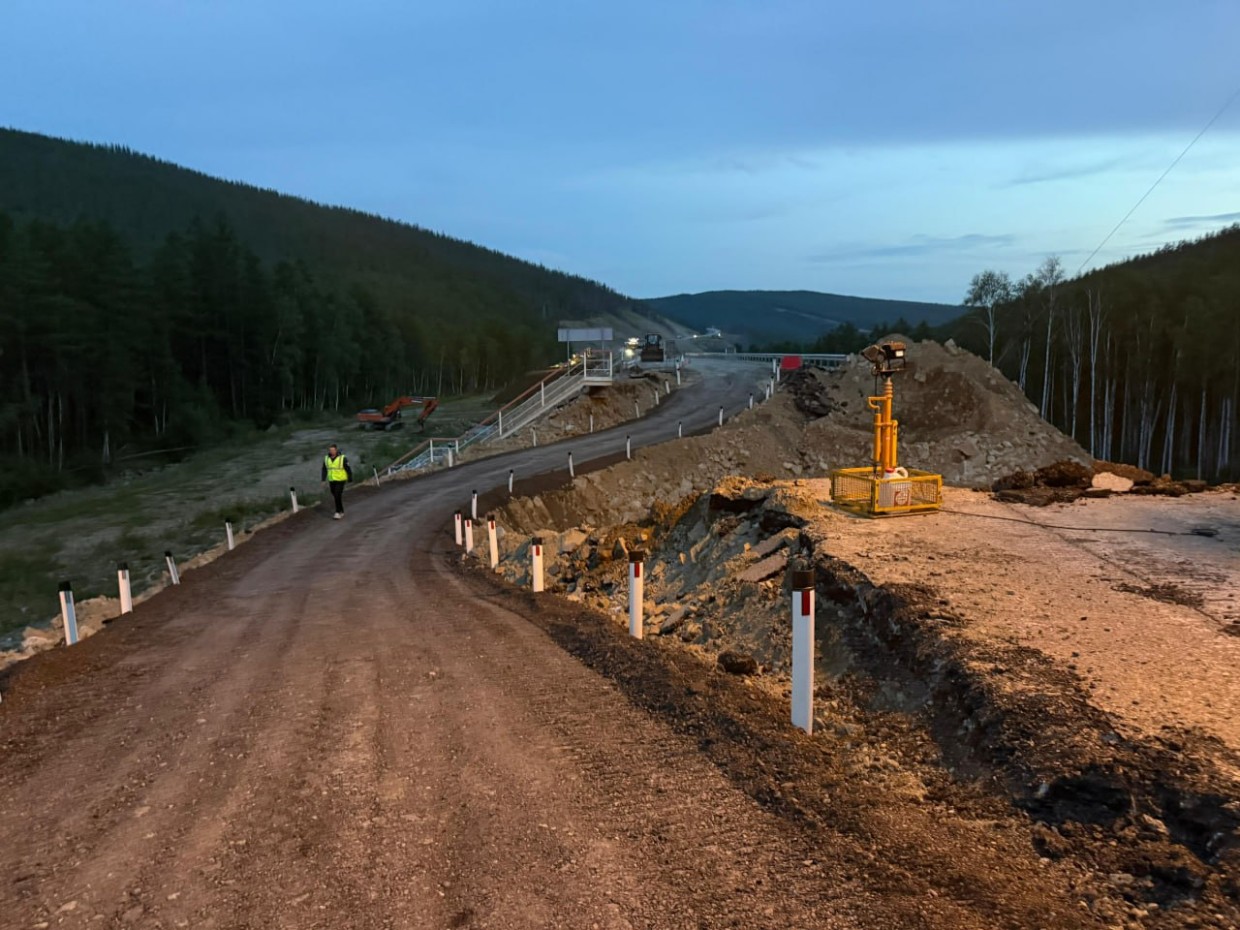 На участке трассы А-360 «Лена» продлевается ограничение на проезд крупногабаритного транспорта