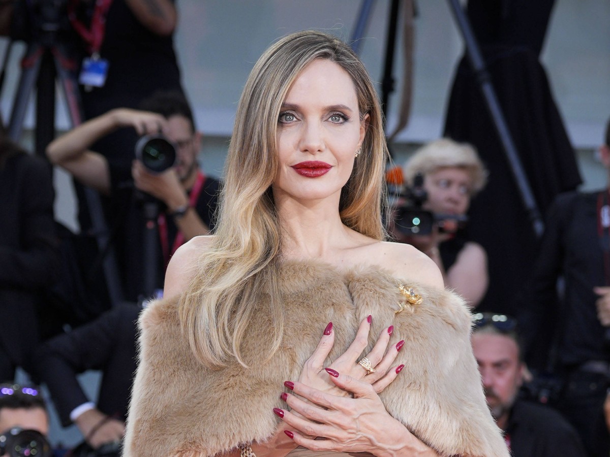 Школа стиля Анджелины Джоли: разбираем гардероб актрисы и берем на заметку