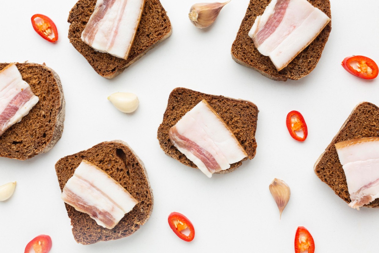 Сальце, хлебушек, укроп: деликатес на пользу печени — вы будете в шоке, но сало прекрасно подходит при профилактике ожирения