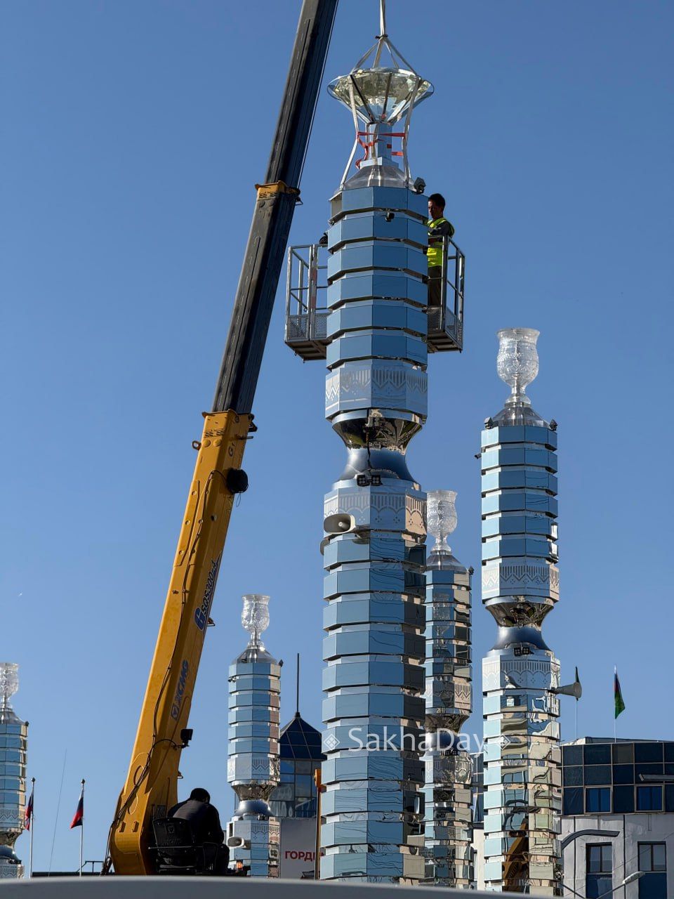 Фотофакт: На площади Республики меняют алмазы