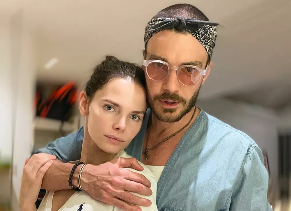 В гостях у звезды: семейное гнездо Боярской и Матвеева в Санкт-Петербурге — классика, лофт и уют