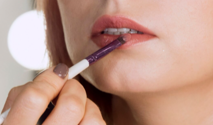 Секрет идеального макияжа — губки будут видны издалека: каждая вторая спрашивает, как так сделать