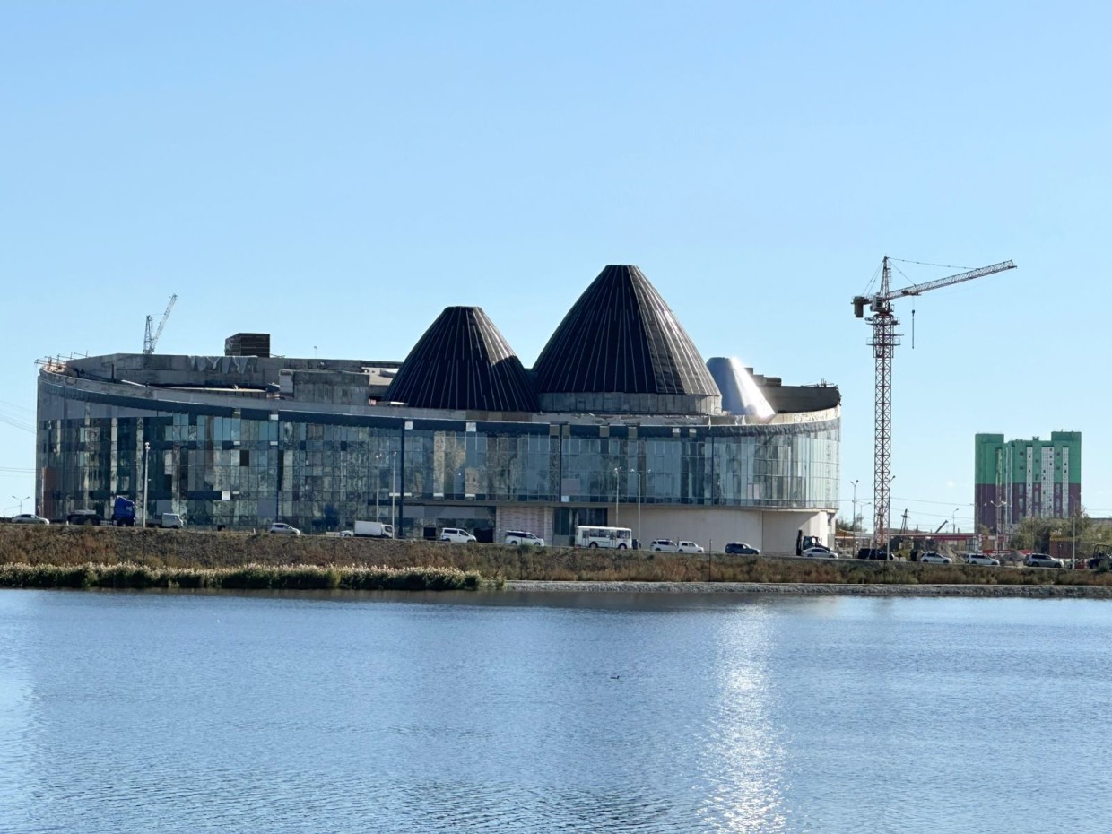 Обещали ко Дню государственности, но... Строительство Арктического центра затянулось