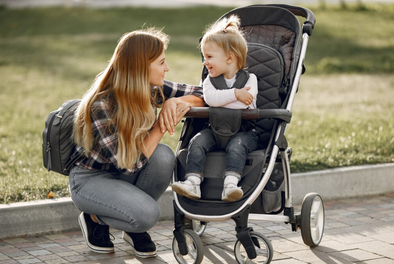 Ребенок спокоен — мама счастлива: секрет кроется в правильной коляске, прогулка пройдут без истерик