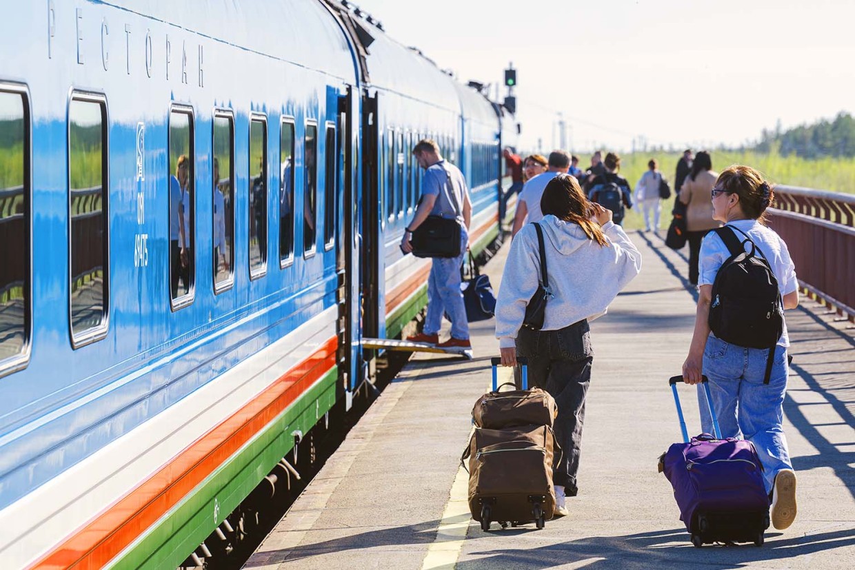 За восемь месяцев 2025 года  в вагонах АО «АК «ЖДЯ» перевезли более 318 тысяч пассажиров