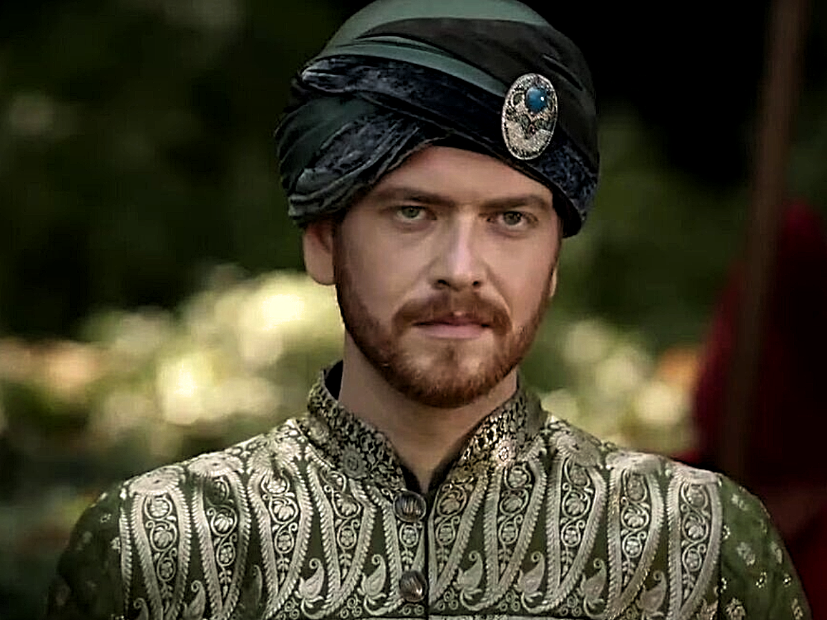 Тень Хюррем: как Селим II взошел на османский престол — от любителя поэзии до султана-миротворца