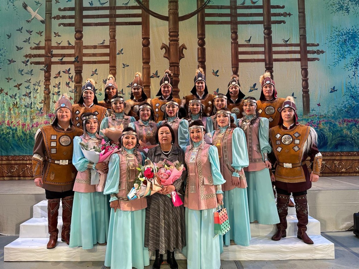 Коллектив „Туймаады“ обратился к Айсену Николаеву с просьбой о сохранении ансамбля