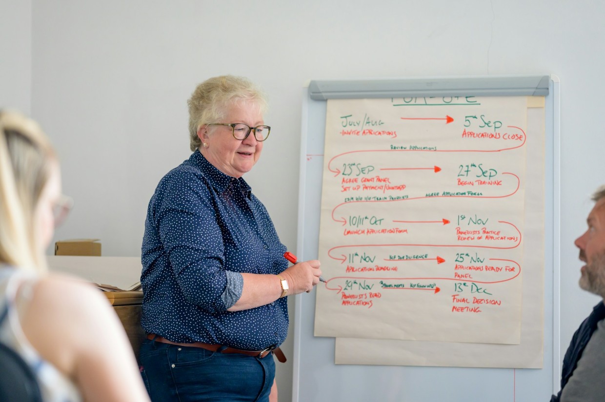 Золотой век или вынужденная необходимость: почему учителя-пенсионеры остаются в строю — взгляд изнутри