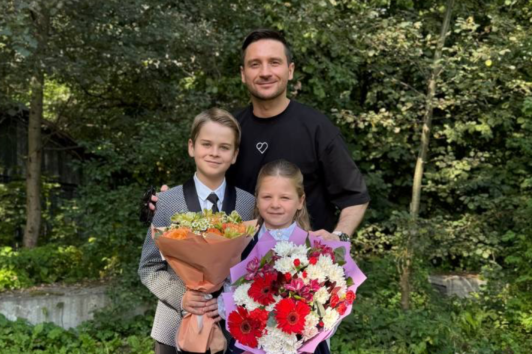 «Так и не успел жениться» — история личной жизни Сергея Лазарева: почему он всё ещё отец-одиночка