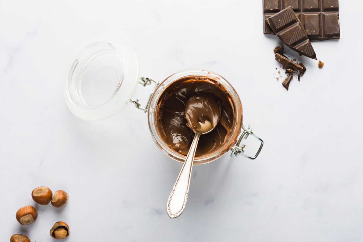 Сладкое мгновение: рецепт шоколадной пасты «Минутка» — завтрак мечты за считанные секунды, без варки и других хлопот