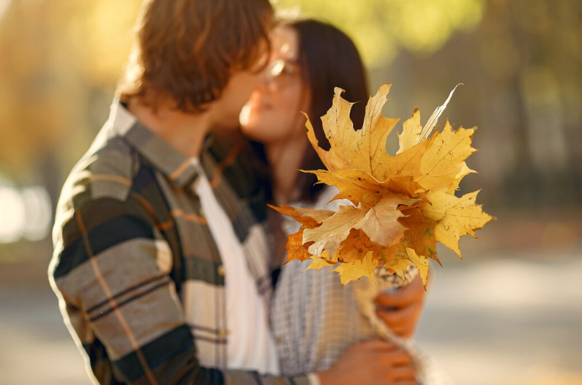 Любовь стоит под дверью: 4 знака Зодиака встретят судьбу сентябре — Вселенная благословила вторую половинку