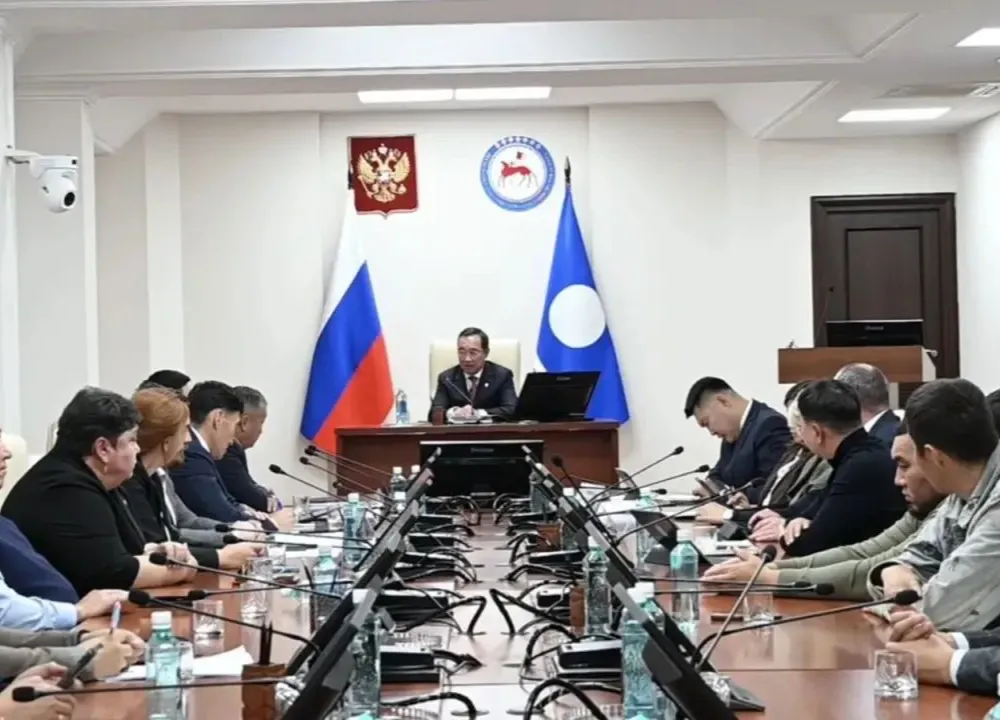 "Это серьезный срыв". Айсен Николаев раскритиковал мэрию Якутска за резкое снижение выдачи разрешений на строительство жилья