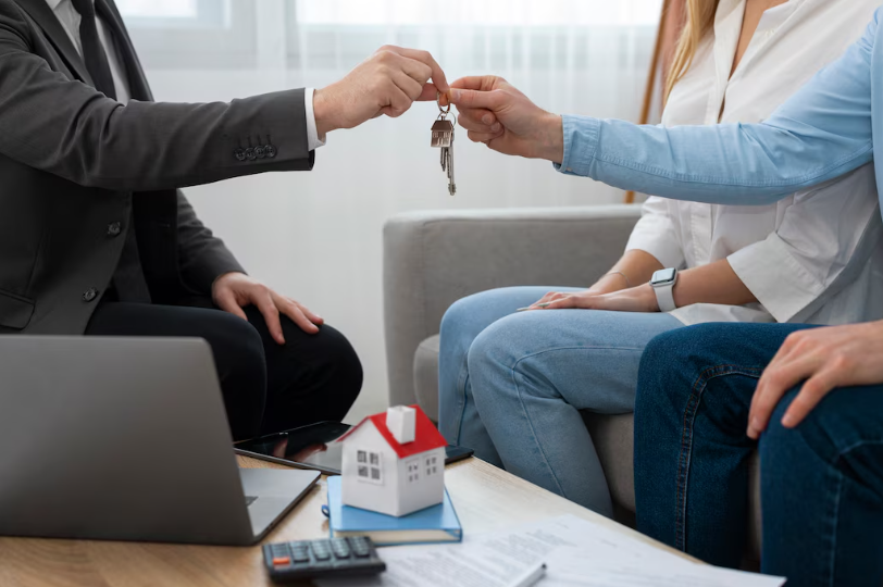 Золотая рыбка поцелует в лоб: 4 знака Зодиака получат квартиру до конца 2025 — Вселенная поможет на пути