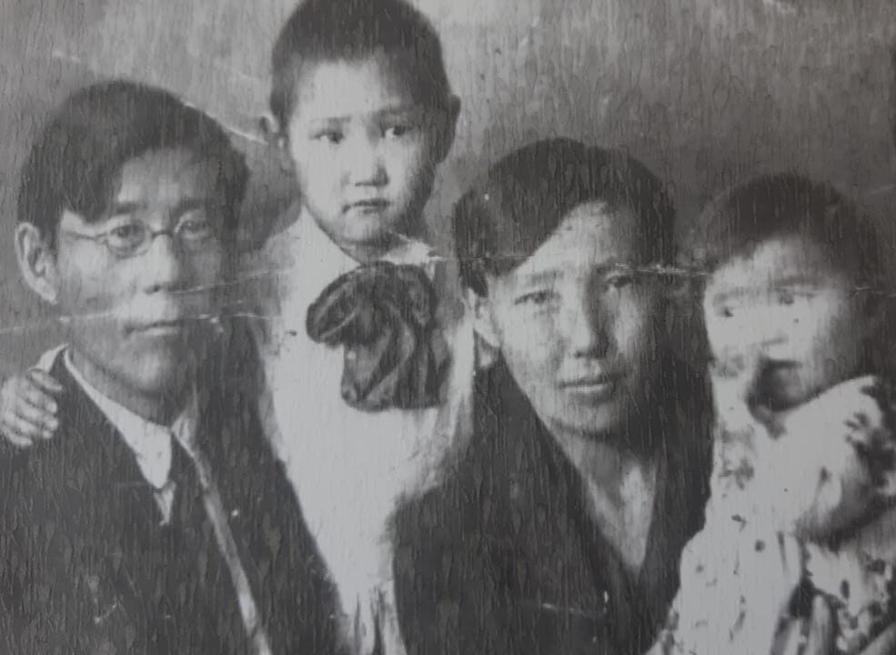 Последняя любовь Платона Ойунского: "Ты мне нравишься, давай встречаться"