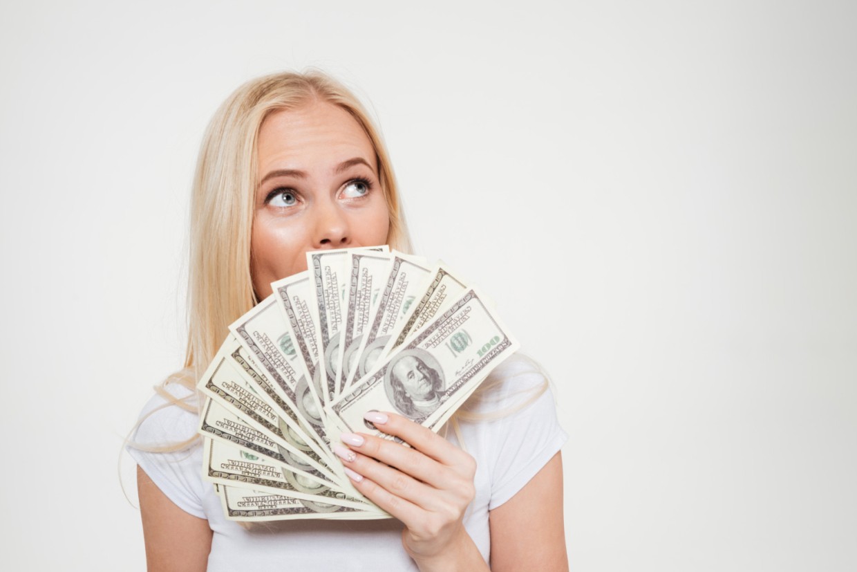 Финансовый успех стучится в вашу дверь: 2 знака Зодиака получат горы денег — кого ждет богатство с 14 сентября