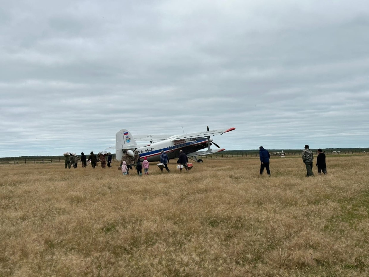 В Абыйском улусе матери с младенцами не могут вернуться домой из-за прекращения авиарейсов