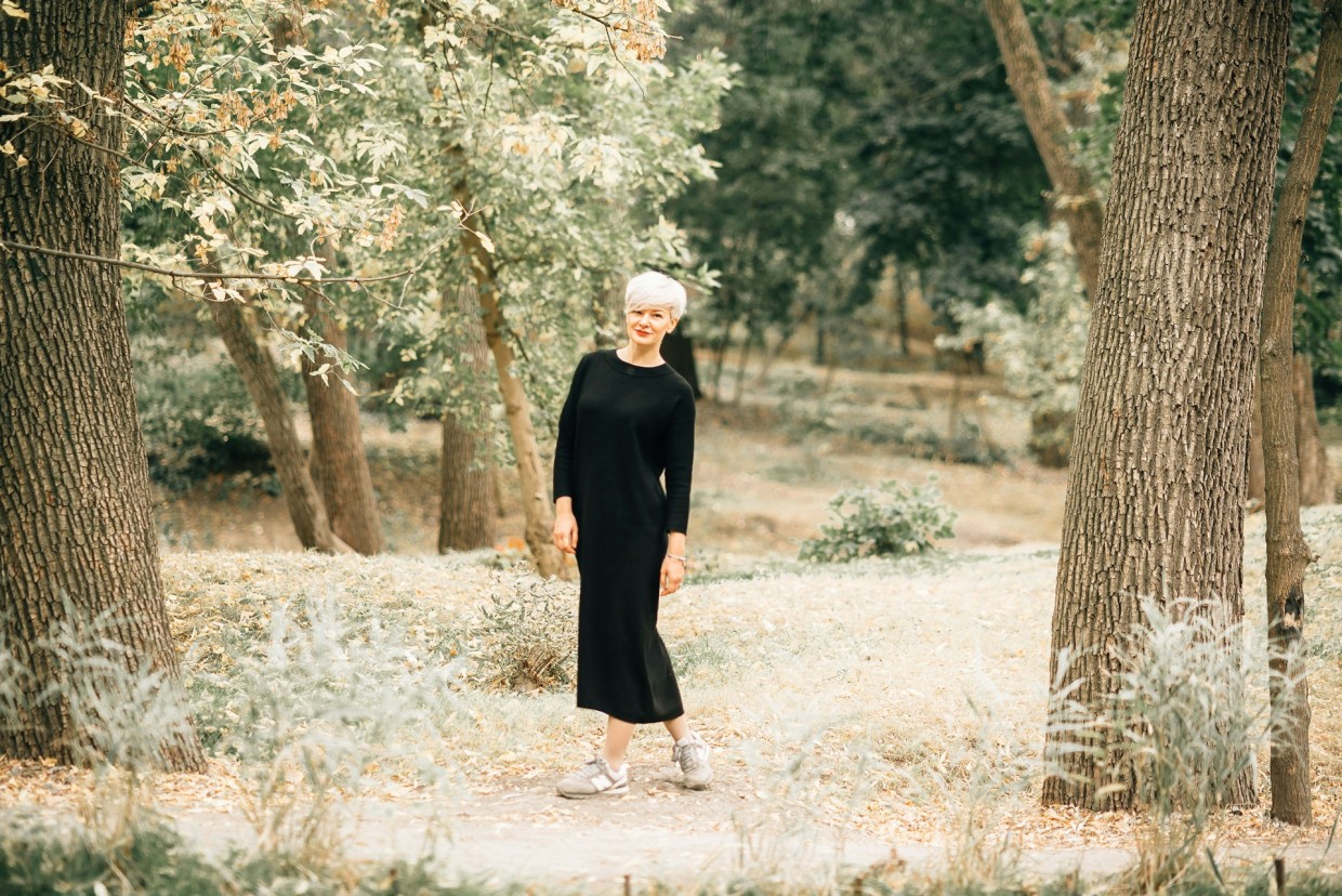 Шерше ля фам: француженки за 50 одеваются так — ловите 5 лайфхаков по моде и стилю от истинных парижанок