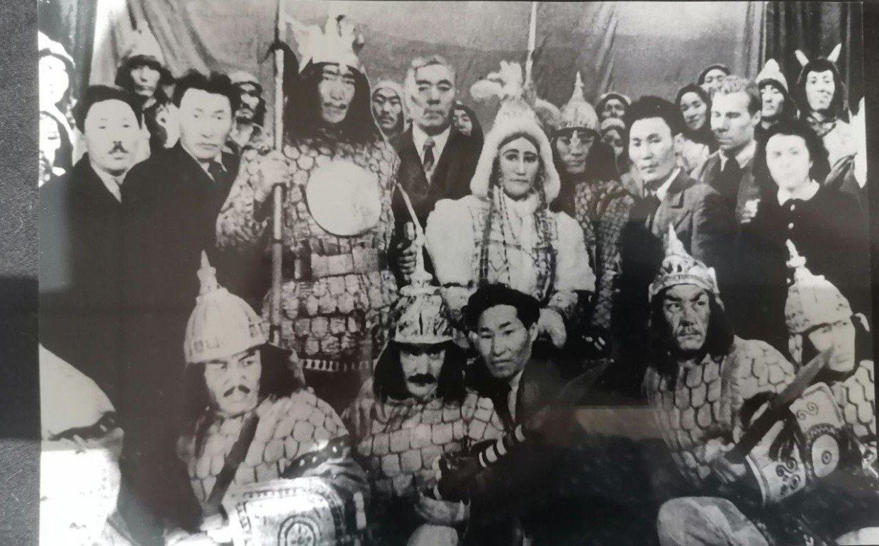«Ньургун Боотур», или краткий курс истории о том, как искусство Якутского театра стало во время Великой Отечественной грозным оружием