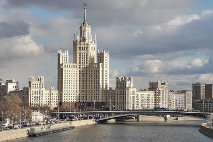 Не дом, а бункер: почему в СССР строили дома с толщиной стен 65 см — между теплом, паранойей и ядерным апокалипсисом