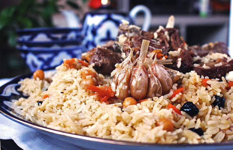 Секрет рассыпчатого плова: как приготовить идеальное блюдо, чтобы рис таял во рту, а мясо оставалось сочным — пошаговая инструкция