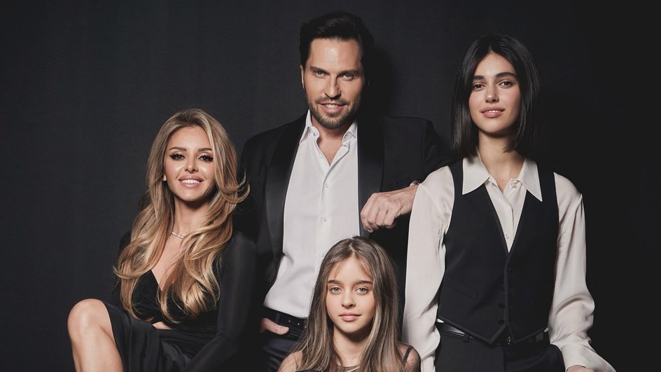 Жизнь на широкую ногу: апартаменты в Дубае, пентхаус в Москве, Bentley для жены — как Саша Ревва  купается в роскоши с армянской красавицей