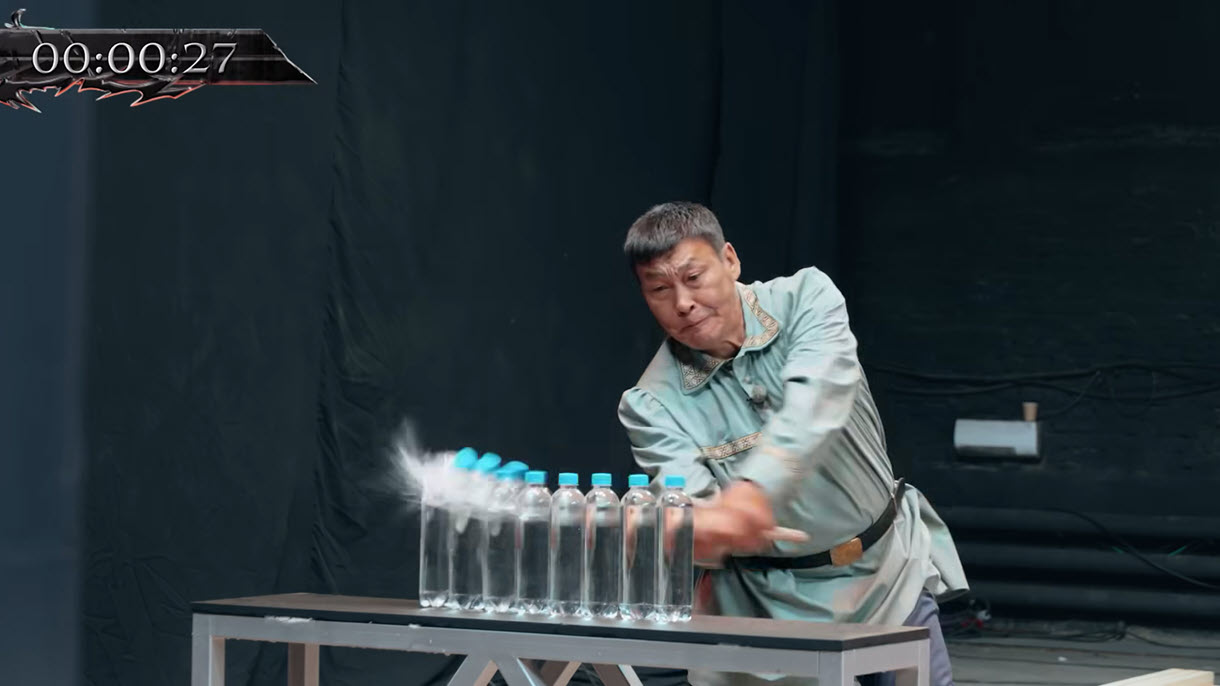 Кузнец из Якутии одержал победу в новом шоу "Стальные испытания"