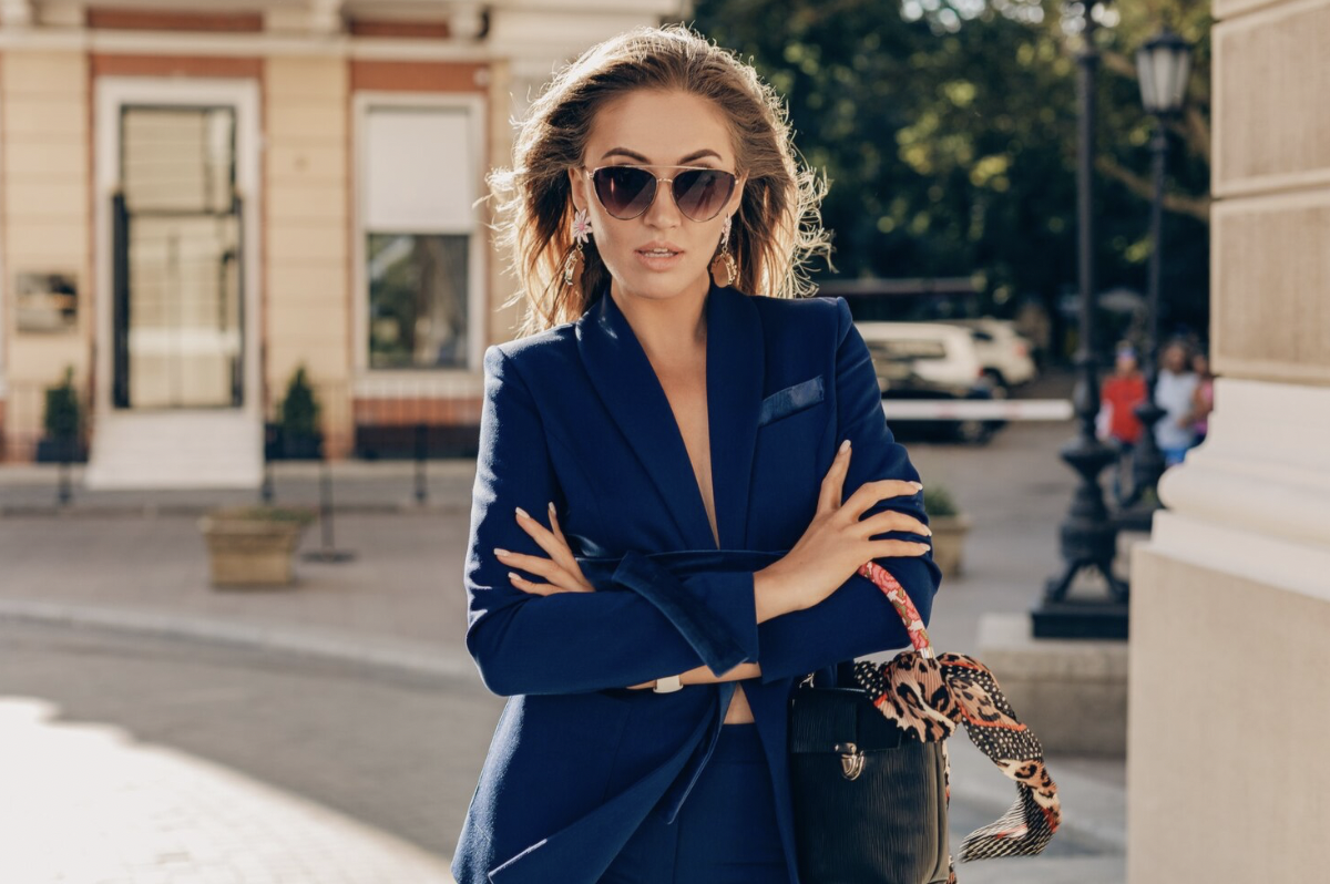 Эликсир молодости: вот рабочие способы, как выглядеть на пять лет моложе с помощью одежды — без пластики и радикальных мер