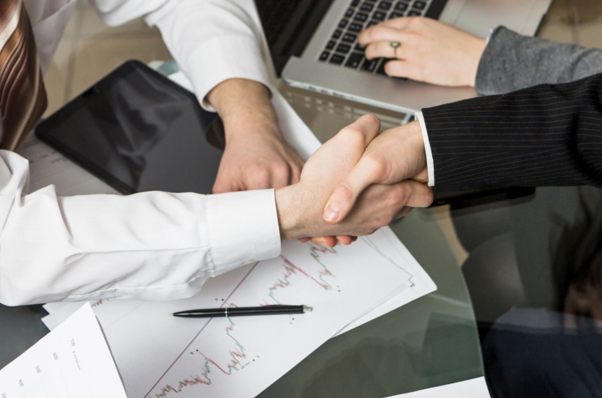 Все гештальты закроются: среда 8 октября станет очень удачной для 1 знака-фаворита звезд — самое благоприятное время для сделок и договоров