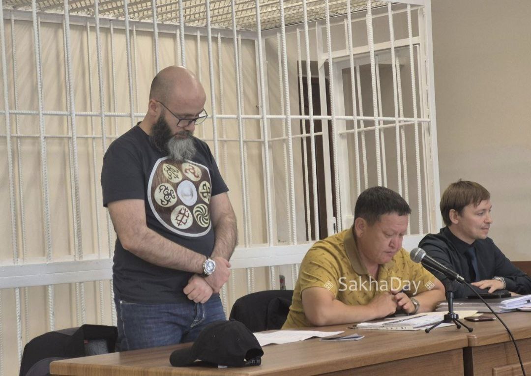 «Это фантомный знак». Защита обвиняемого по делу о ДТП с тремя погибшими оспаривает результаты следствия