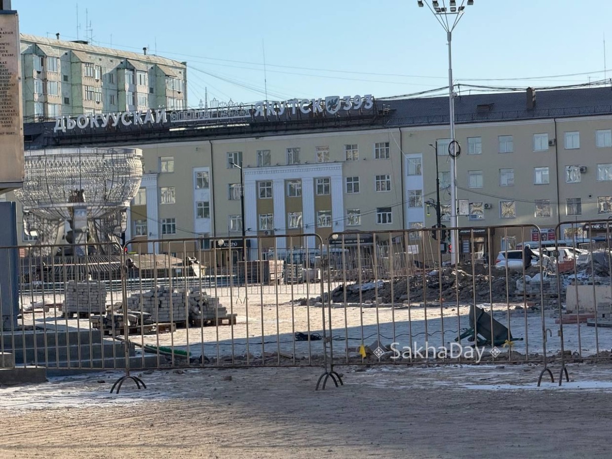 Скандальный ремонт площади Орджоникидзе. Успевают?