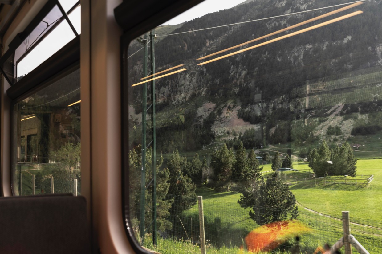 Хамство включено: вот, как вести себя, когда нарушают ваши права в купе — не всегда доброе дело заканчивается добрым ответом