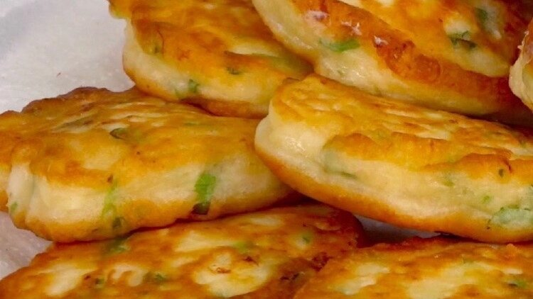 Рецепт «от мамули» для криворуких хозяек: вкусные ленивые пирожки — не родилась ещё та, у которой они не получились