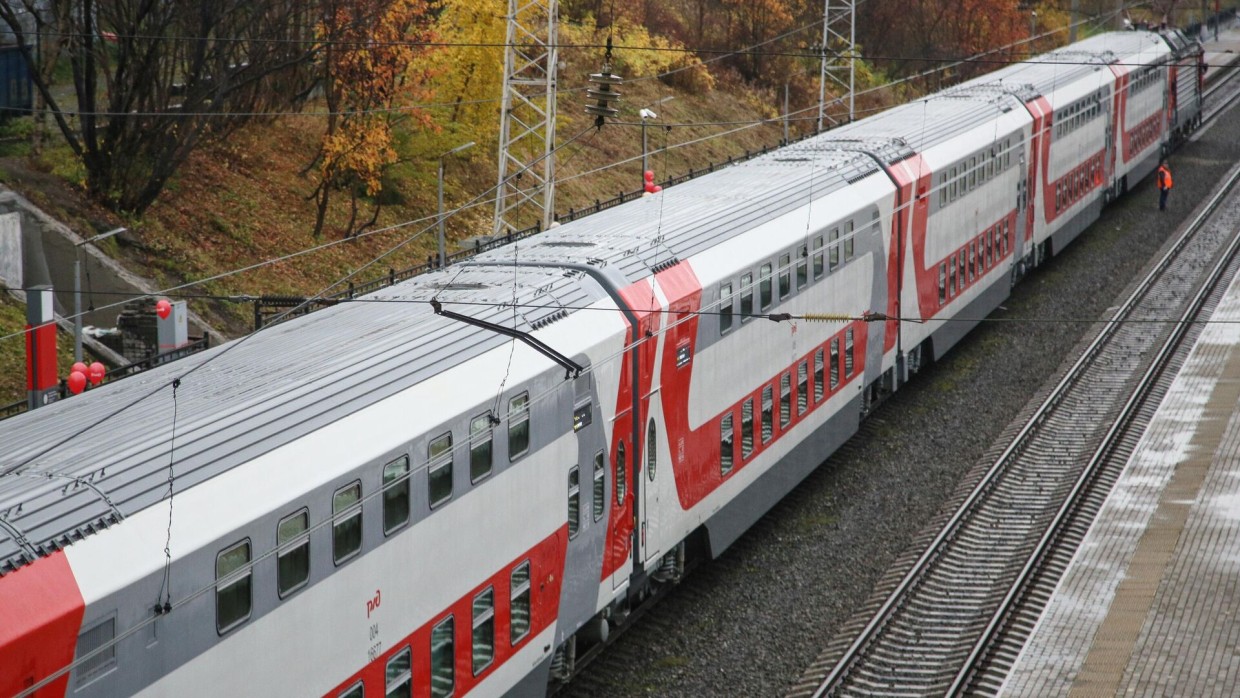 Двухэтажные поезда РЖД: комфорт или переплата — разбираемся в плюсах и минусах новых вагонов