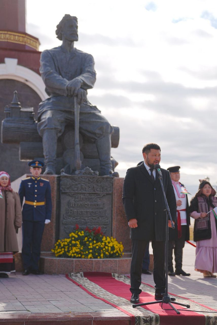 У мэра Якутска Евгения Григорьева день рождения: «40 лет — полет нормальный!"