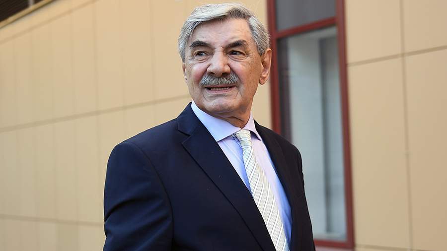 В гостях у легенды: раскрываем секреты стильной квартиры Александра Панкратова-Черного на Мосфильмовской — эклектика, уют и атмосфера кино