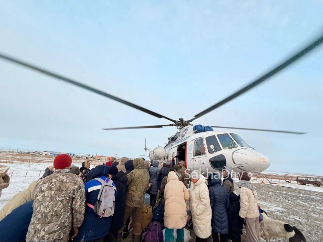 Часть жителей поселка Таймылыр, застрявших в Тикси, добралась домой