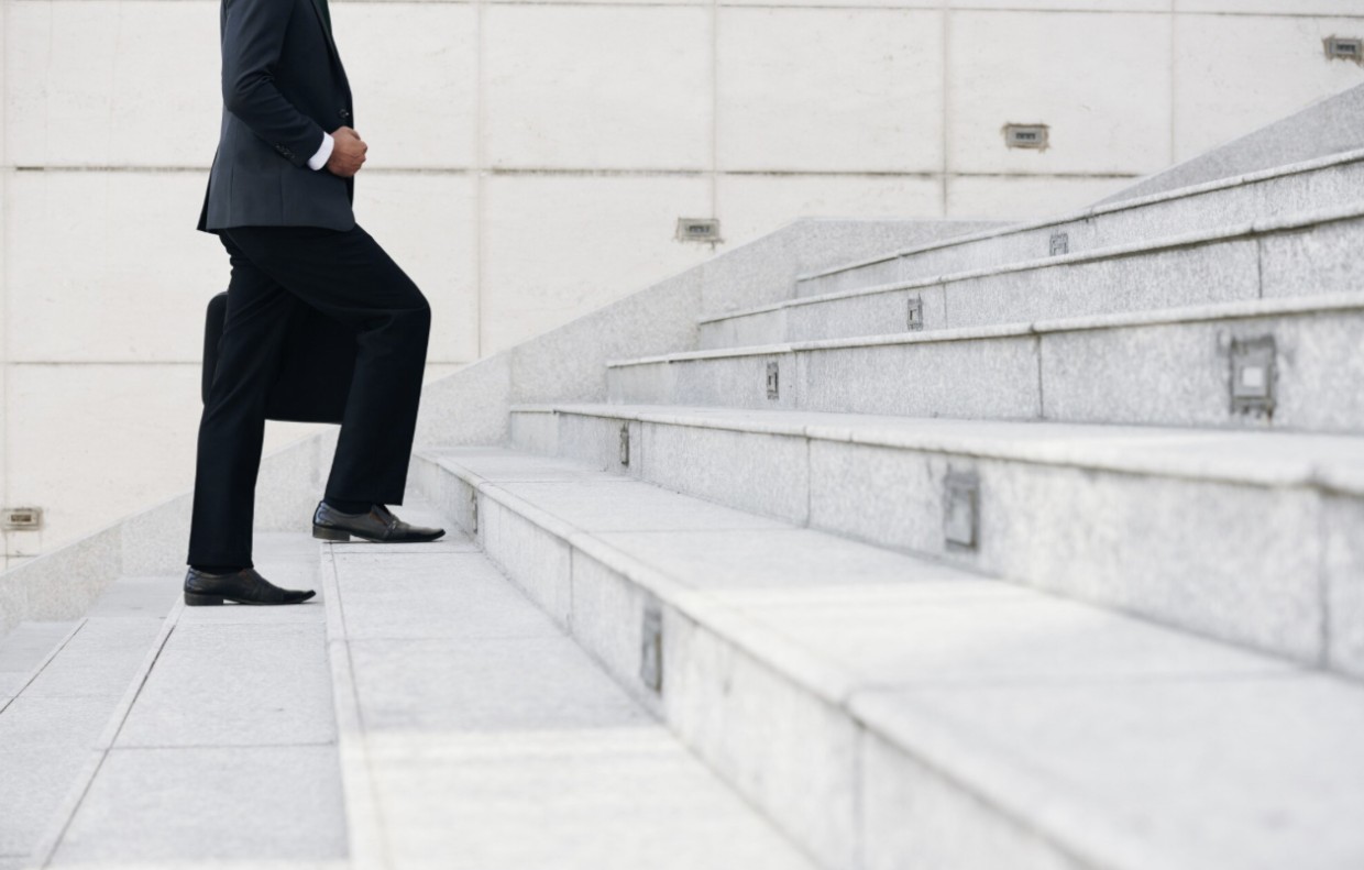 Лестница в небо: сплошные успехи, а все из-за Марса и Солнца — звезды сулят удачу 1 знаку-счастливчику