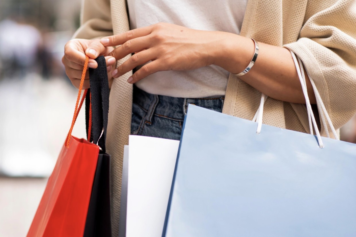 Фэшн-гороскоп на осень 2025: блистаем в О-жакетах, красном цвете и мехах — главные тренды сезона