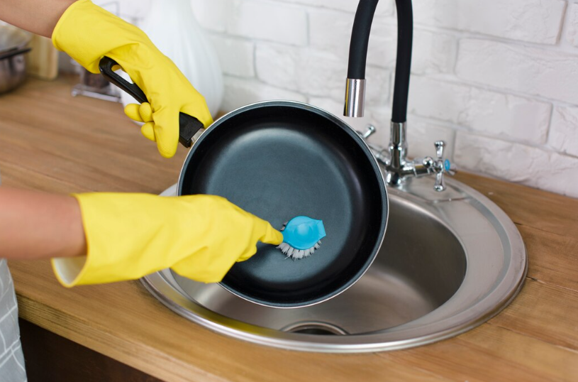 Любая кастрюлька будет сиять: избавилась от нагара при помощи картошки — 5 минут и посуда как новая