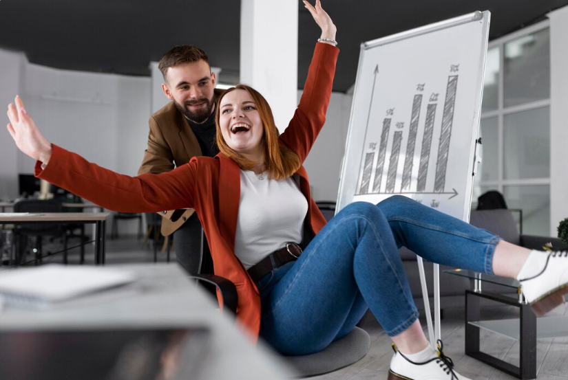 Деньги стучатся к знакам Зодиака — Судьба наградит их за смелость: последний месяц осени принесёт огромную прибыль