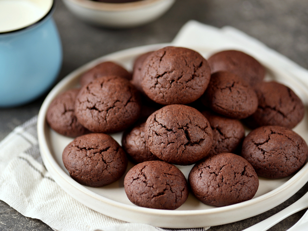 Вкусняшки есть у нас дома: невероятно простой рецепт шоколадного печенья — вы больше не пойдете за ним в магазин