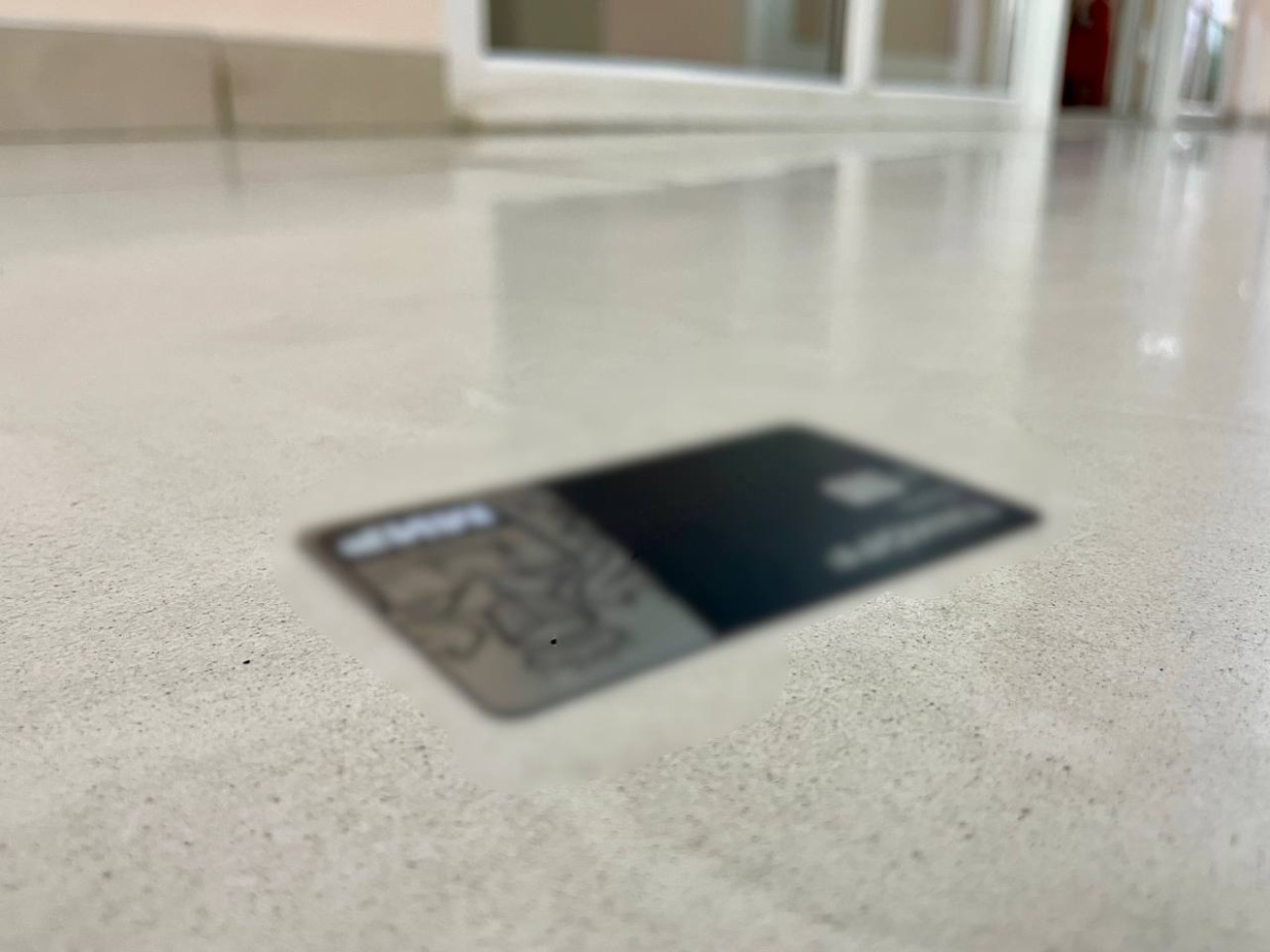 В Нерюнгри 54-летний мужчина потратил деньги с карты 16-летней девушки