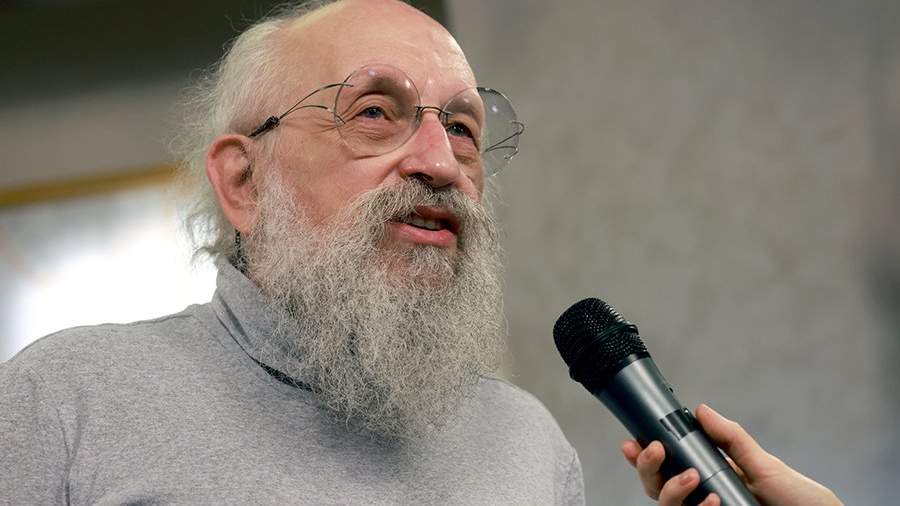 Дом, где обитает интеллект: как живет умнейший человек России — в гостях у Анатолия Вассермана