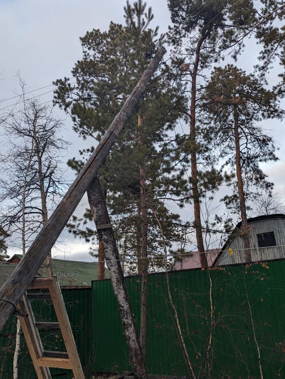 Часть жителей Якутска провели ночь без света. Энергетики продолжают работы
