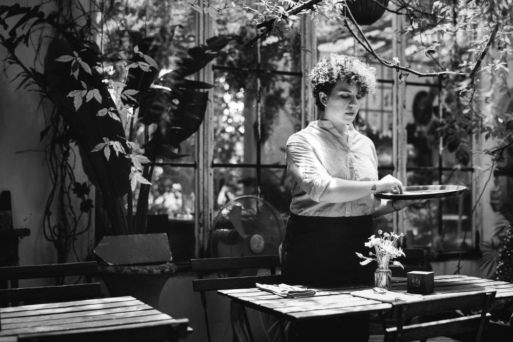 Ресторан по-советски — доступная роскошь: сколько стоил ужин с шампанским и танцами