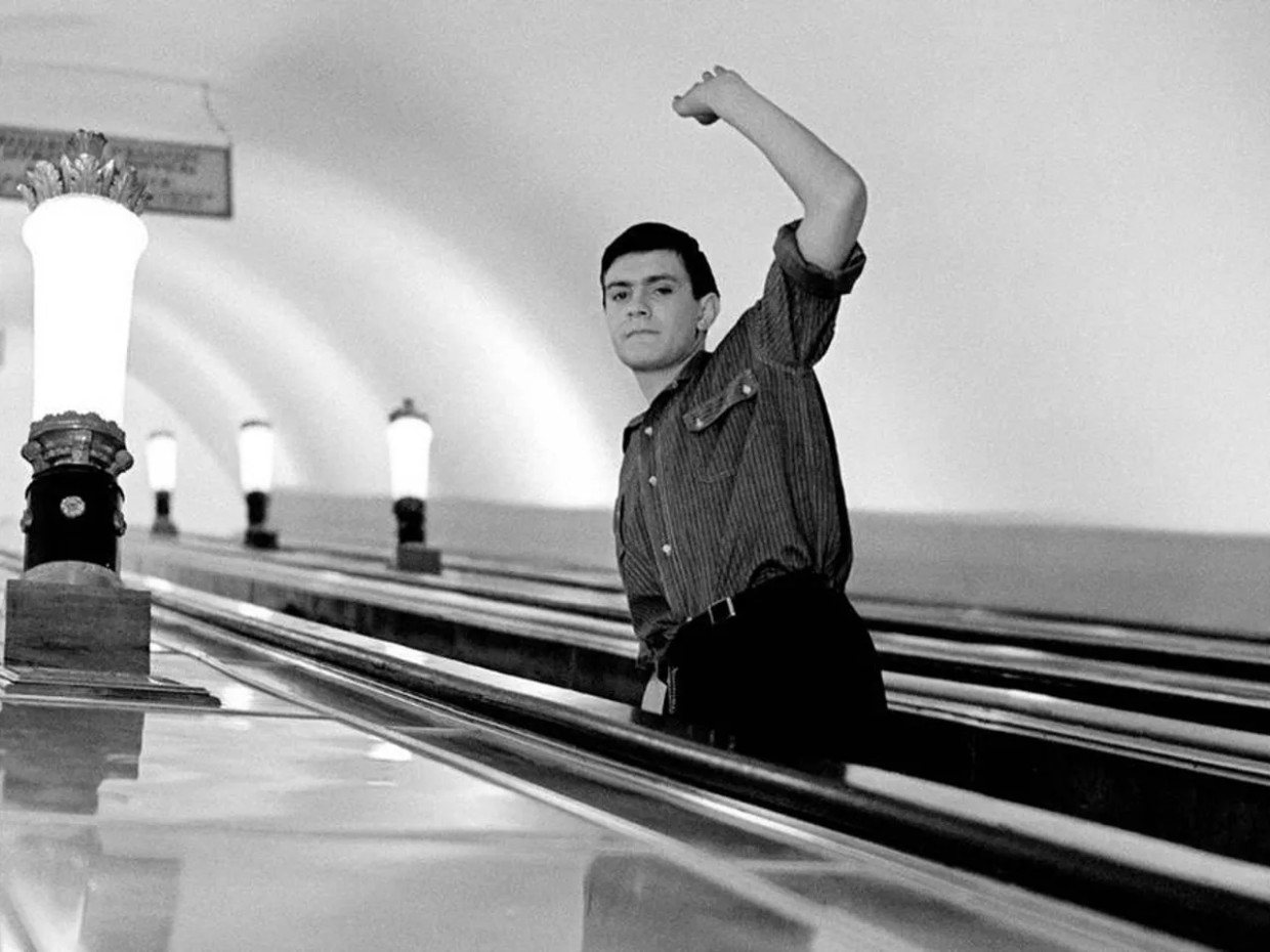 Любвеобильный маэстро: на флот из-за девушки — удивительная история из юности Никиты Михалкова