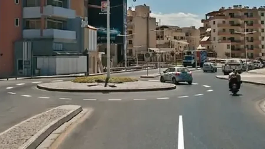 И все опять по кругу: как выскользнуть из замкнутого кольца — билет по ПДД, который вы почти наверняка пропустили на занятиях