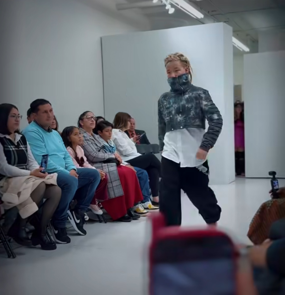 Двойняшки из Якутии Ян и Лука дефилировали в Нью-Йорке