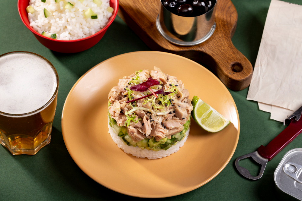 Салат улетает быстрее, чем я успеваю покупать консервы: простой рецепт на каждый день — может приготовить даже ребёнок